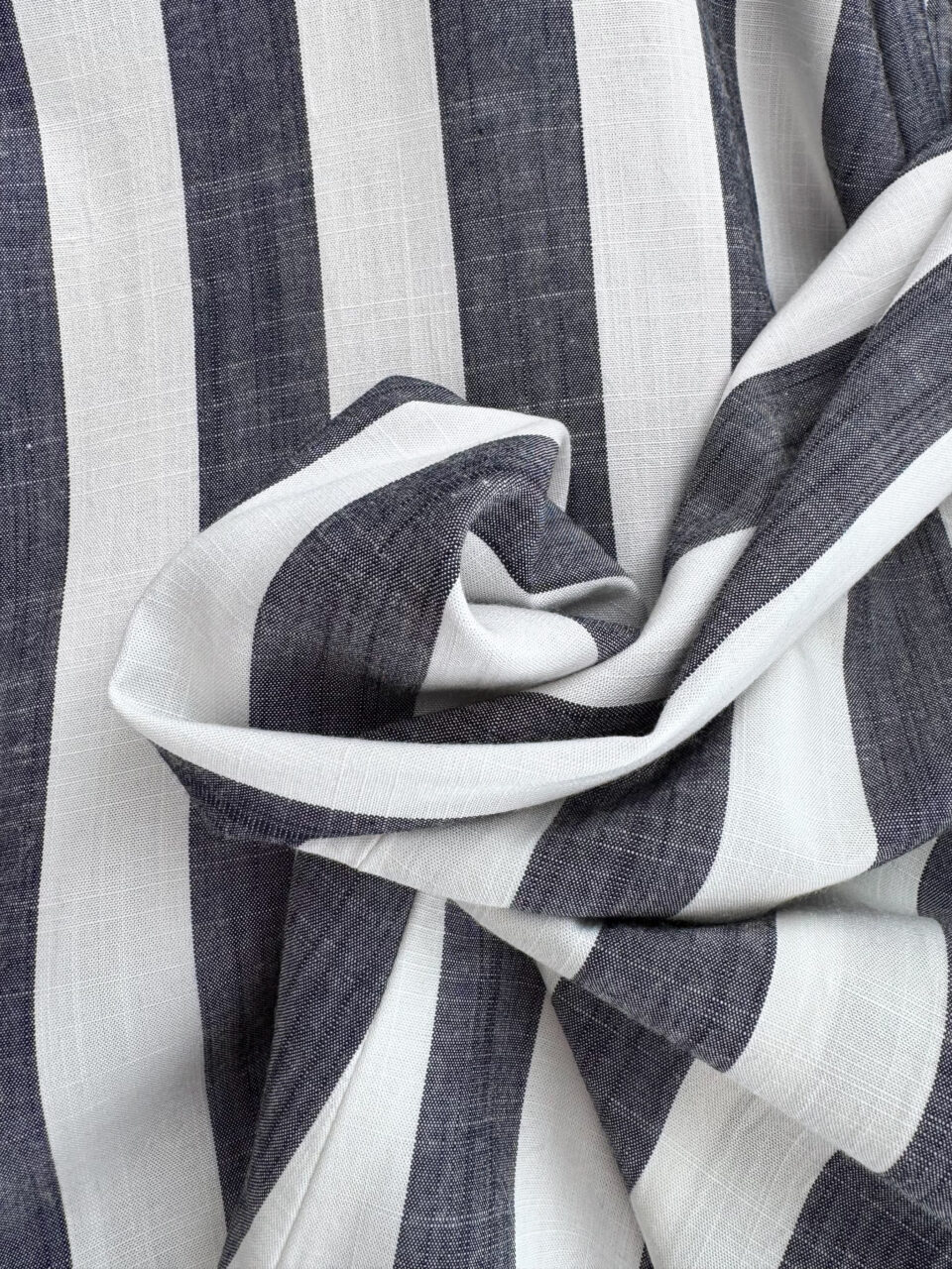 Antracit stripes viskóza