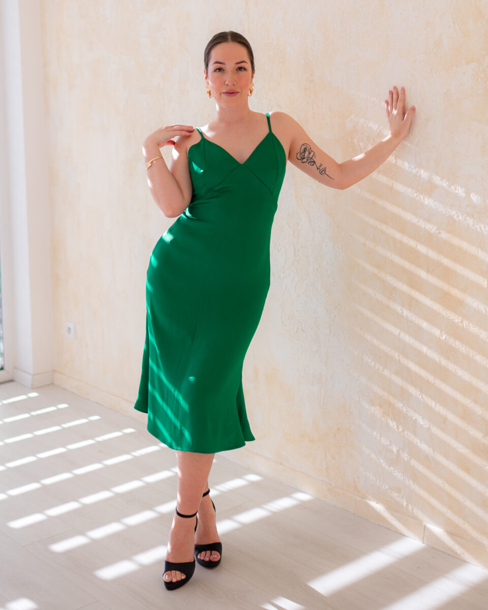 Paloma saténové midi šaty s odhaleným chrbtom