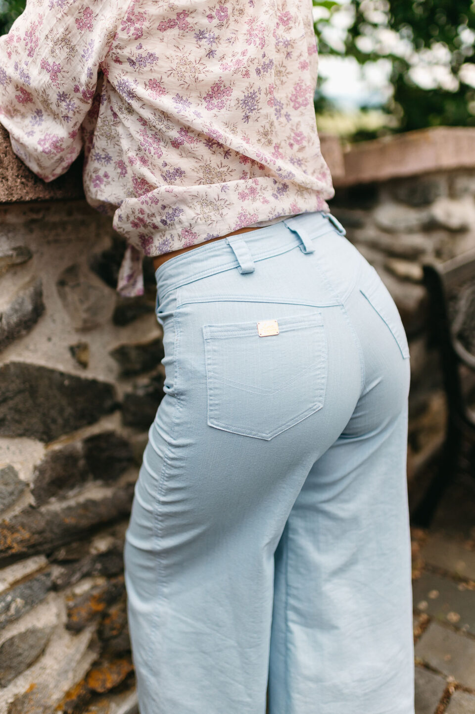 Odtieň light blue denim