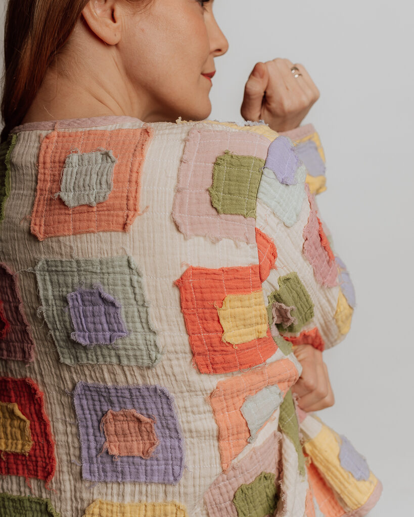 Upcykardigán Pastels II – M, záber 2